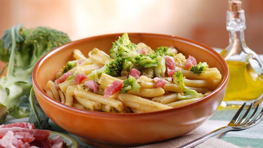 Pasta broccoli e pancetta